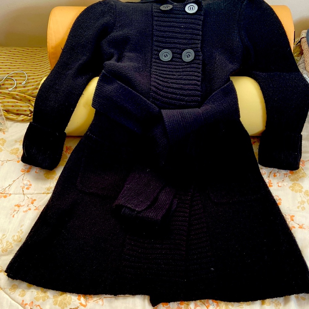 Daisy Fuentes midi sweater coat. It’s been hanging for years.